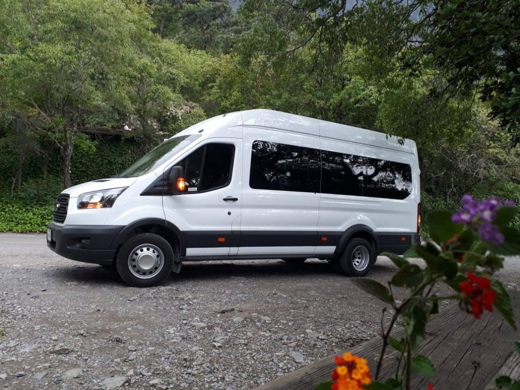 Renta de Camionetas para Viajes en Monterrey